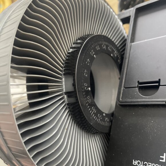 Vivitar Autofocus Slide Projector 2000AF Auto Focusing 35mm Working, Needs Bulb - Picture 11 of 11